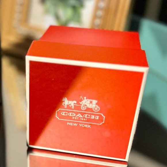 Coach Gift Box - Picture 2 of 2